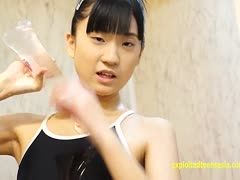 Japanisches Mädchen heimlich beim masturbieren gefilmt